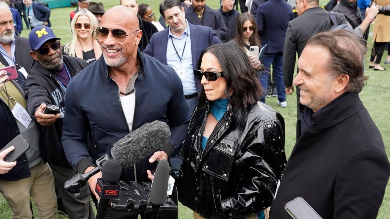 2023 XFL instruction with Dany Garcia and Dwayne "The Rock" Johnson - T-News
