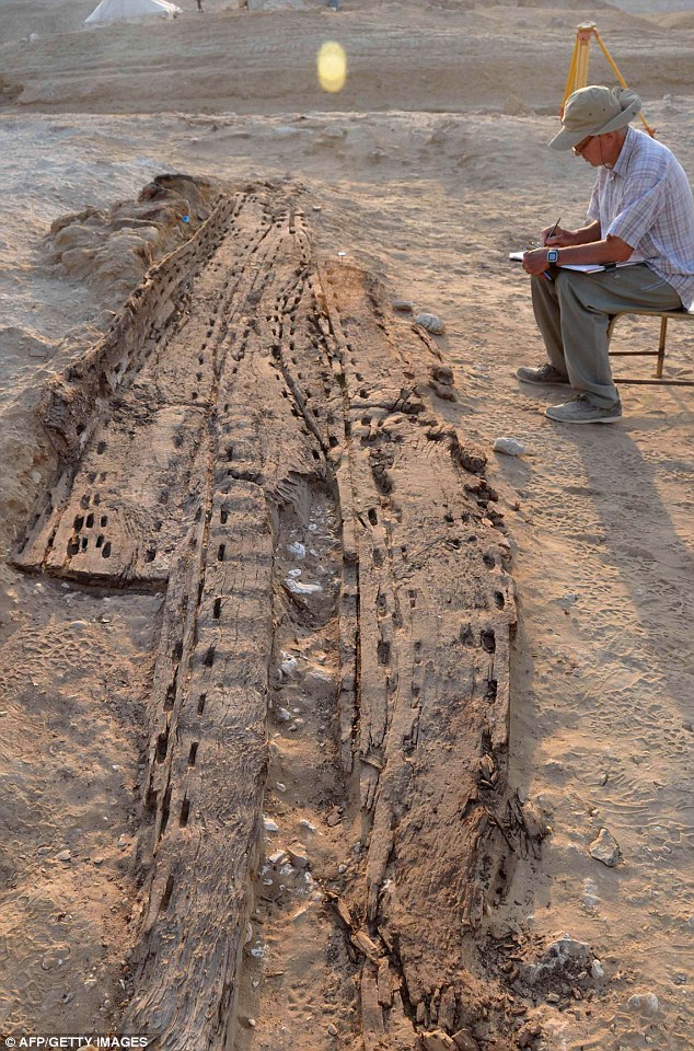 5000 year old wooden boat used by the pharaohs is discovered by french archaeologists 385760 2